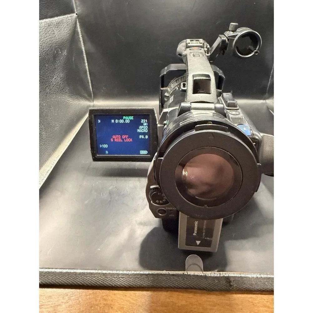 Panasonic‎ AG-DVC20A Camcorder Bundle – S Reel Lock / Unloading Lock AS-IS
